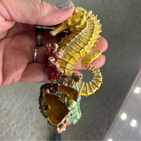 Sea horse Trinket box with crystals 4" Rucinni & Glass Seahorse 4" - Picture 6 of 14